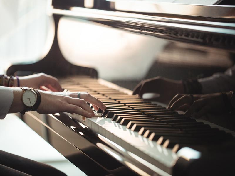 Descubre como mover un piano en una mudanza sin problemas